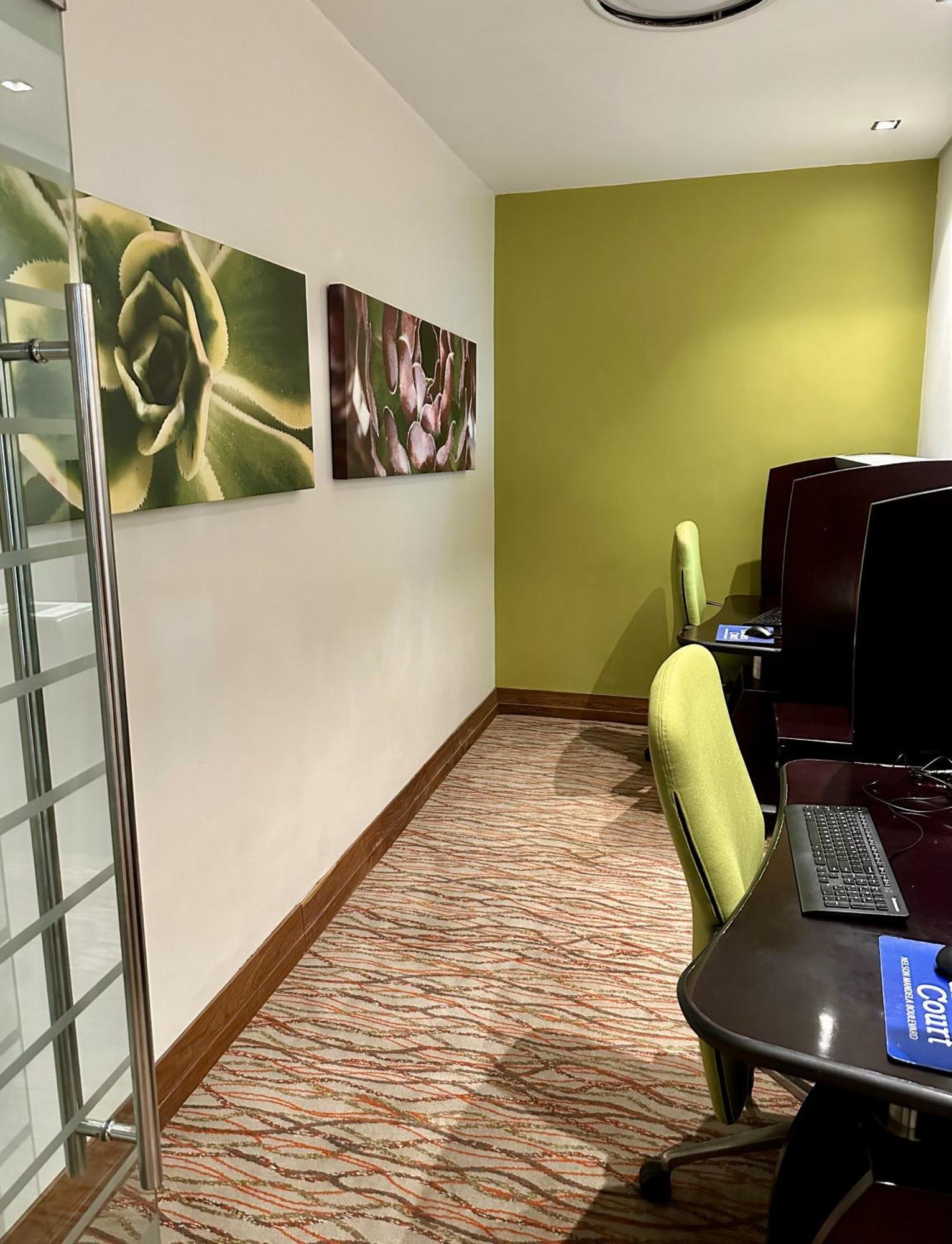 Garden Court Nelson Mandela Boulevard ケープタウン エクステリア 写真